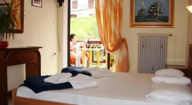 Welcome To Hotel Petunia, In Neos-marmaras,xalkidiki ,greece Triple Room 3