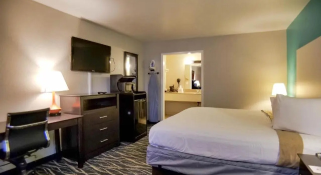 Двухместный номер Howard Johnson by Wyndham Houston Hobby Airport