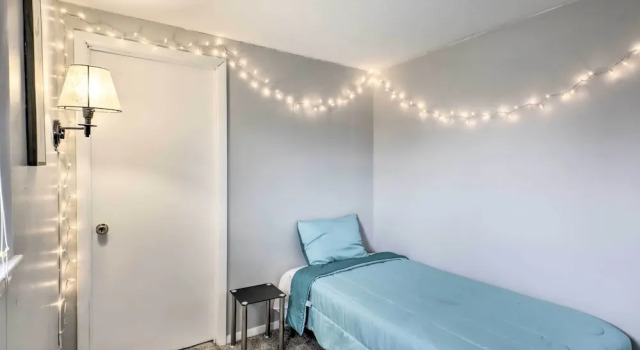 Коттедж с 3 комнатами Cozy Milwaukee Home: 3 Mi to Whitefish Bay!