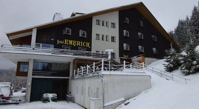 Hotel Emerich, Забронировать Отель Отели Пец под Снежкой с завтраком, Завтраки