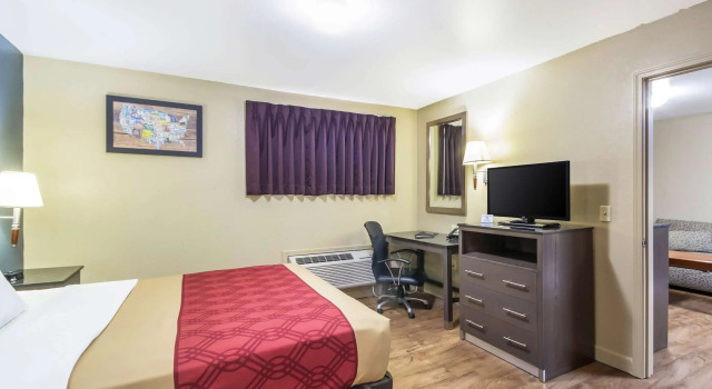 Двухместный люкс Econolodge Inn & Suites
