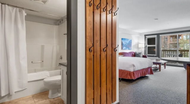 LARGE 3-Br 3-Ba | Ski In/Out | Pool & Hot Tubs | Central Upper Village Location, Rezervovat Hotel Panorama Britská Kolumbie