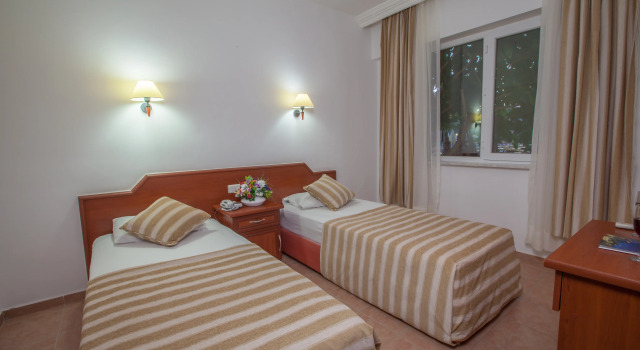Отель Xeno Eftalia Resort 