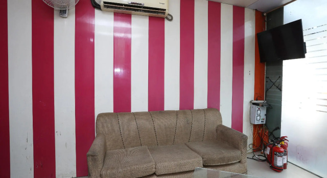OYO 28302 Hotel Welcome Banquets And Room, Забронировать Отель Фаридабад штат Харьяна