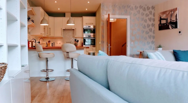 2 Bedroom Apartment In The Heart Of The City, Забронировать Апартаменты/квартира Апартаменты Эдинбурга, рядом с St George's West Church, Апартаменты/квартира