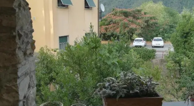 La Casa Del Borgo, Book Hotel Hotels in Beverino with Parking, Parking