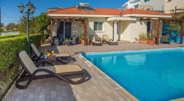Villa Calliroe by Agroholidays, Rezervovat Vila Psematismenos Larnaca