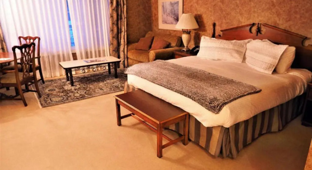Полулюкс Phoenix Inn Resort