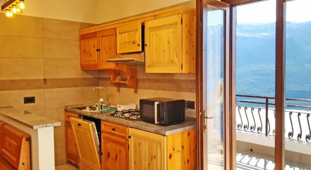 Casa Nonno Sergio Lake View by Gardadomusmea, Забронировать Отель Тремозине-суль-Гарда Тренто