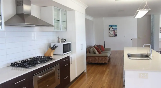 Коттедж с 4 комнатами Ohana Tangalooma Beach House