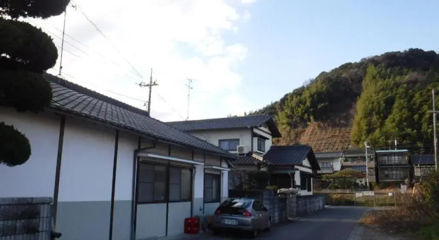 Кровать в общем номере (женский номер) Wholeearth Ryokan Hiroshima