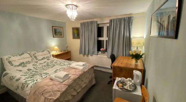 Prince Cottage, Забронировать Дом для отпуска Колчестер Эссекс, рядом с Железнодорожный вокзал Колчестера