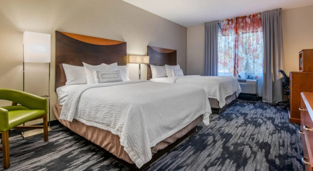 Четырёхместный номер Standard Fairfield Inn and Suites Holiday Tarpon Springs