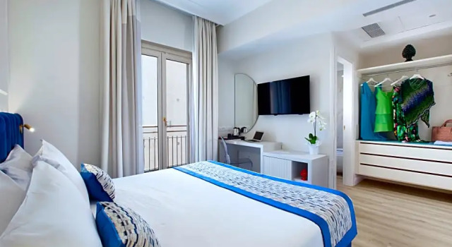 Двухместный номер Superior с балконом Hotel Michelangelo