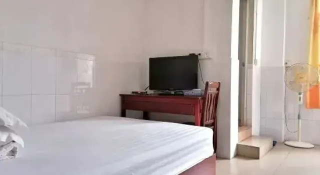 Foshan 8th Alley Apartment (RT-Mart Supermarket Shop)
