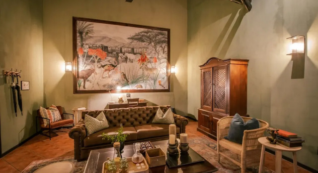 Люкс Luxury Okapuka Safari Lodge