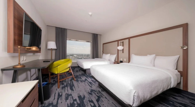 Четырёхместный номер Superior Fairfield by Marriott Inn & Suites San Luis Potosi