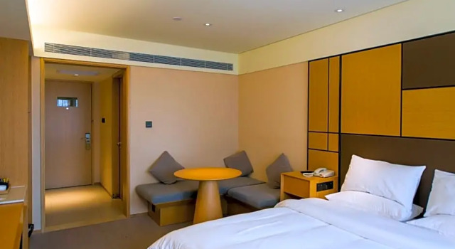 Номер Standard Ji Hoel Shanghai Hongqiao Airport Huqing Ping Expressway