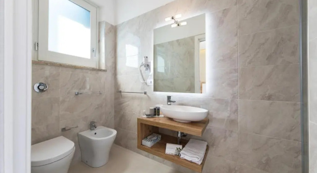 Двухместный номер Standard с балконом Artemide Hotel