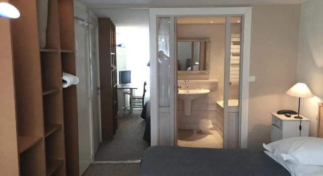 Номер Comfort Hôtel Le Sénéchal