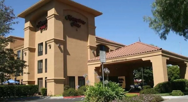 Люкс Hampton Inn Oakland-Hayward