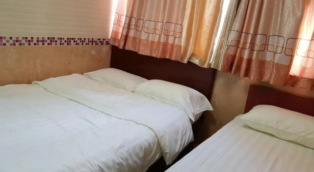 Трёхместный номер Standard Astronauts Hotel