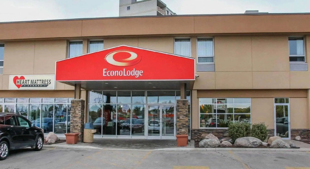 Standardowy czteroosobowy pokój Econo Lodge Winnipeg South