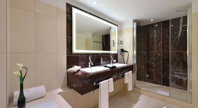 Двухместный люкс Best Western Premier Parkhotel Kronsberg