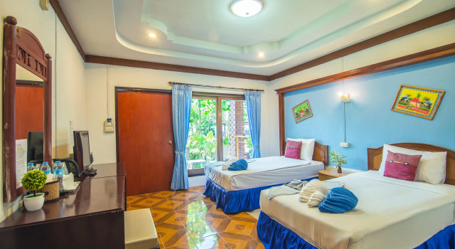 Lanta Nice Beach Resort
