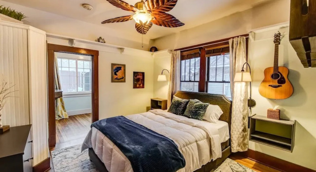 4BR Dog Friendly Mtn Retreat With Gym!, Забронировать Дом для отпуска Виллы Колорадо-Спрингса, рядом с Центр изобразительного искусства Колорадо-Спрингс, Вилла