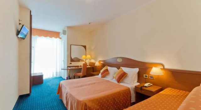 Трёхместный номер Standard Hotel Montecarlo