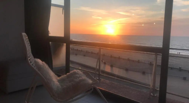 Luxury Seaview Apartment with free private garage, Rezerwuj Apartament Hotele w Bruksela z parkingiem, Parking