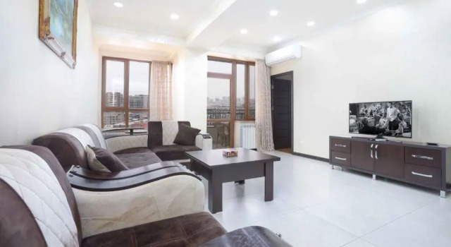 Stay Inn Apartments at Mashtots avenue 33-1, Забронировать Апартаменты/квартира Отели Еревана с парковкой, рядом с Площадь Республики, Парковка