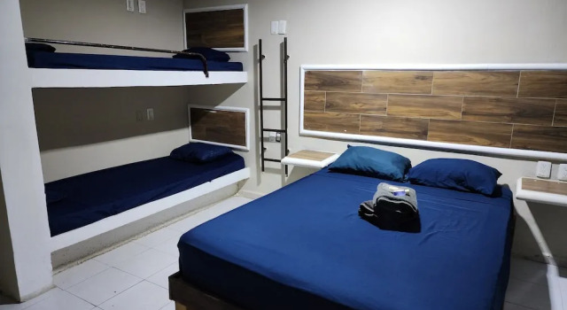 Четырёхместный семейный номер Standard Цокольный этаж c 1 комнатой Casa Wayak Hostal