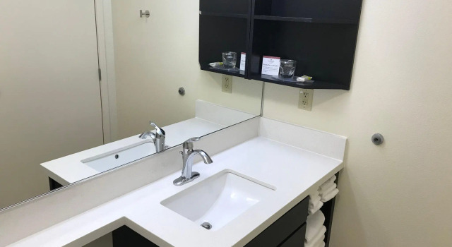 Двухместный люкс Candlewood Suites Fort Wayne - NW by IHG