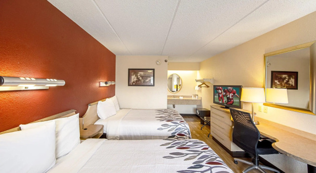 Четырёхместный номер Standard Red Roof Inn Boston - Southborough/Worcester
