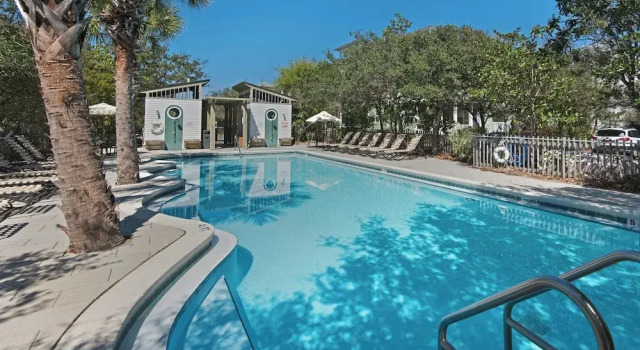 Private Pool, Minutes to the Gulf - Pet Friendly + 5 Bikes: Sleeps 12, Rezerwuj Hotel Hotele w Emerald Coast z parkingiem, Parking