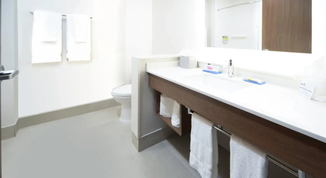 Четырёхместный номер Standard Holiday Inn Express & Suites - Fort Myers Airport by IHG