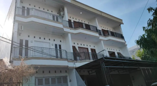 RedDoorz near Universitas Negeri Makassar 3, Book Hotel Hotels in Sulawesi with Parking, Parking