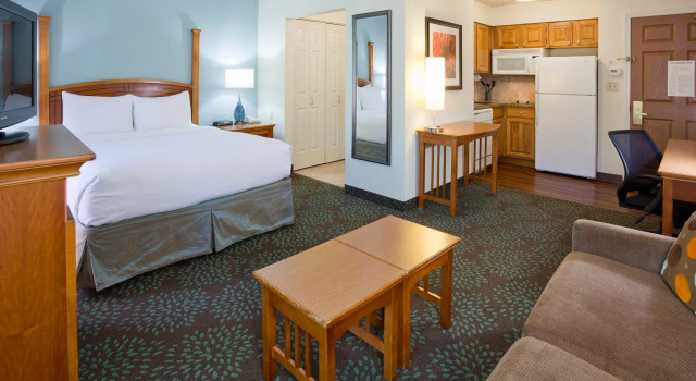 Двухместный люкс Staybridge Suites MPLS-Maple Grove/Arbor Lakes by IHG
