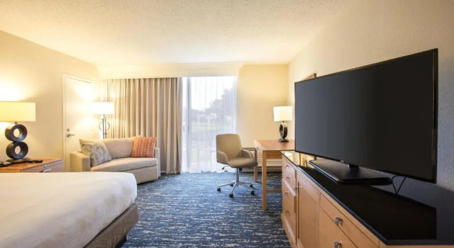Номер Standard с видом на гавань DoubleTree by Hilton Hotel Berkeley Marina