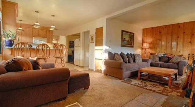 Kings Beach Getaway, Забронировать Отель Отели Кингс-Бич с парковкой, рядом с Минигольф Кингс-Бич, Парковка