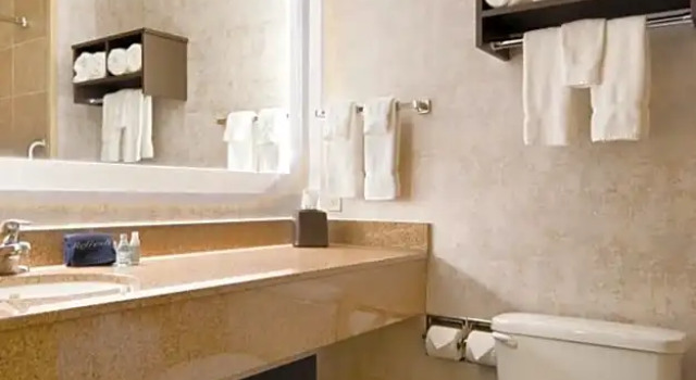 Полулюкс ClubHouse Hotel Sioux Falls