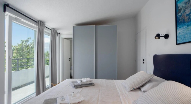 Beautiful Home in Zrnovnica With Wifi and 3 Bedrooms, Buchen Sie Hotel Hotels in Gespanschaft Split-Dalmatien mit Pool, Schwimmbad
