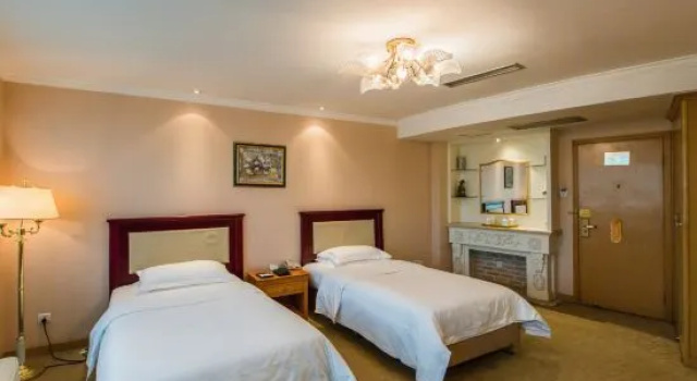 Трёхместный номер Standard Jincheng Grand Hotel