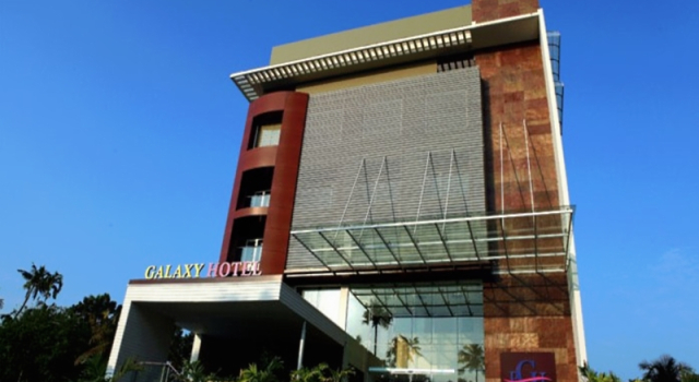 Paravoor Galaxy Hotel, Забронировать Отель Отели Вайпина с парковкой, Парковка