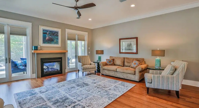 Gulf Dreams by Bliss Beach Rentals, Varaa Hotelli Hotellit Emerald Coast uima-altaalla, Uima-allas