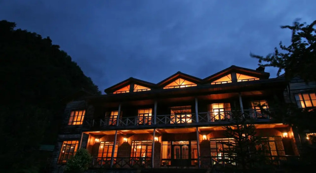 Mitico Puelo Lodge, Prenota Hotel Las Gualas Los Lagos