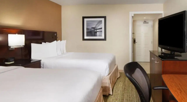 Holiday Inn Select Memphis East, Book Hotel Memphis Tennessee, near The Crystal Shrine Grotto