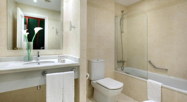 Полулюкс Exe Gran Hotel Solucar